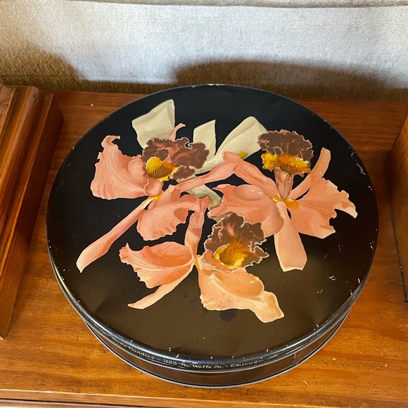 Vintage Canco Candy Tin Helen Harrison 1930’s - Picture 10 of 10